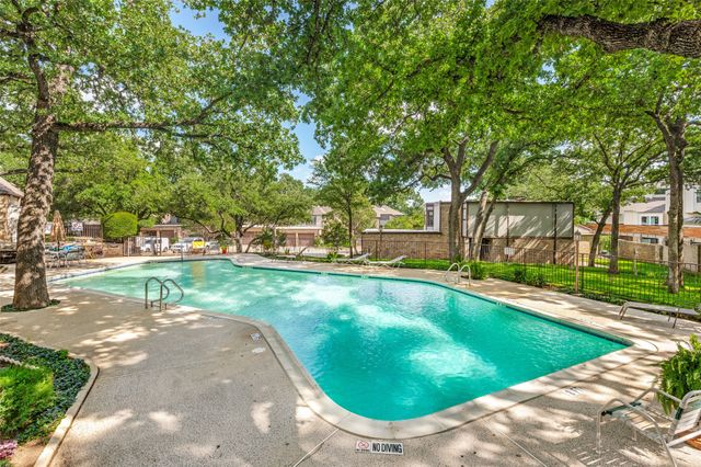 2719 Fairway Park Street, Grand Prairie, TX 75050