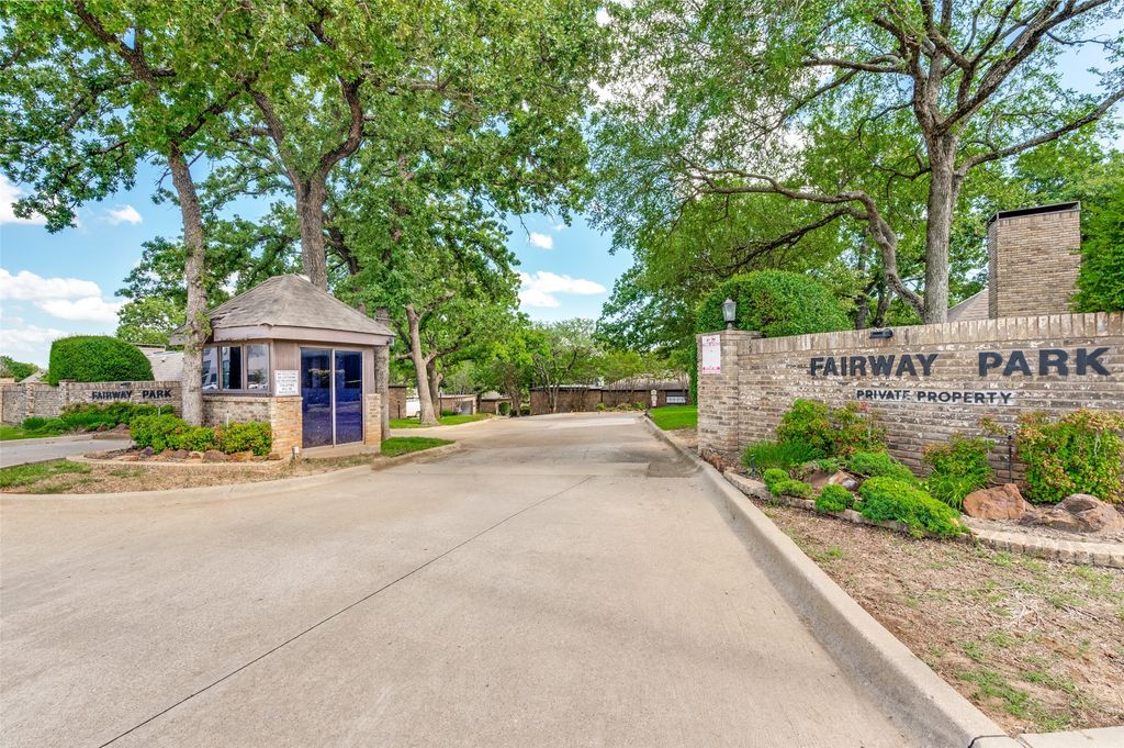 2719 Fairway Park Street, Grand Prairie, TX 75050
