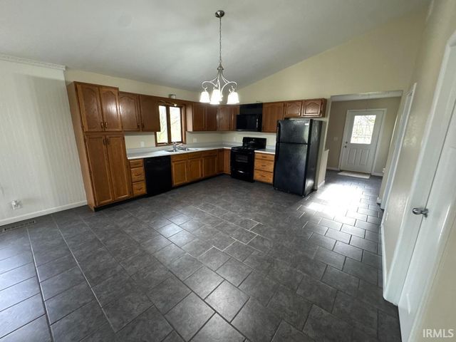 1214 E Bellmont Road, Decatur, IN 46733