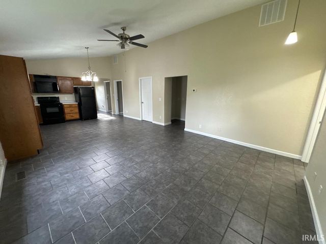 1214 E Bellmont Road, Decatur, IN 46733