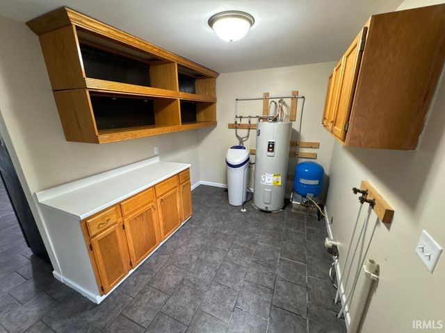 1214 E Bellmont Road, Decatur, IN 46733