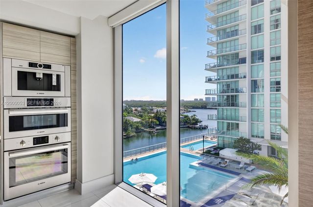 300 Sunny Isles Blvd 4-807, Sunny Isles Beach, FL 33160