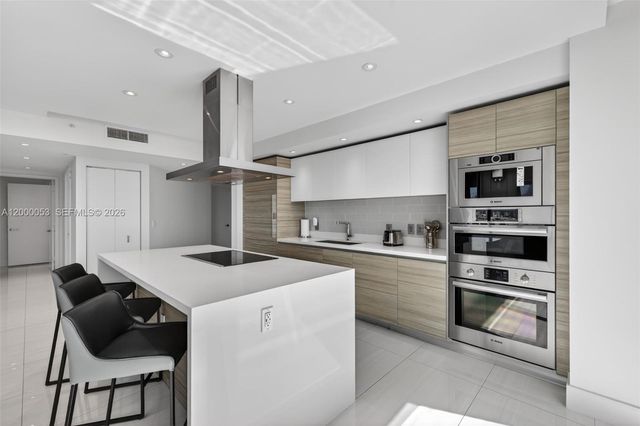 300 Sunny Isles Blvd 4-807, Sunny Isles Beach, FL 33160