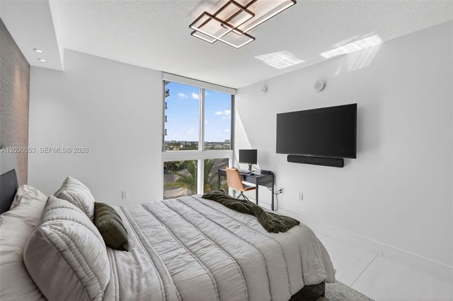 300 Sunny Isles Blvd 4-807, Sunny Isles Beach, FL 33160