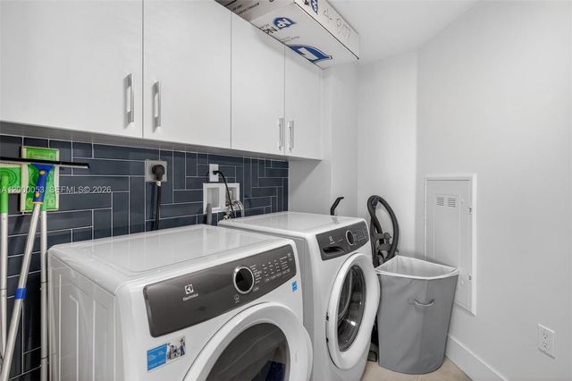 300 Sunny Isles Blvd 4-807, Sunny Isles Beach, FL 33160