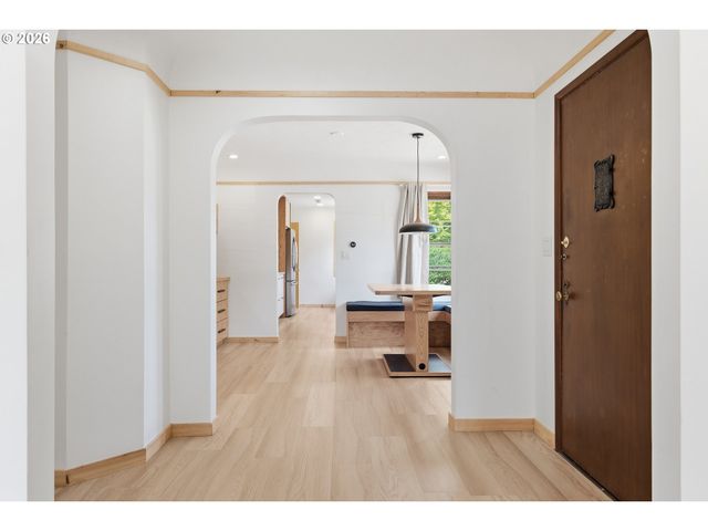 3132 Ne ROSA PARKS Way, Portland, OR 97211