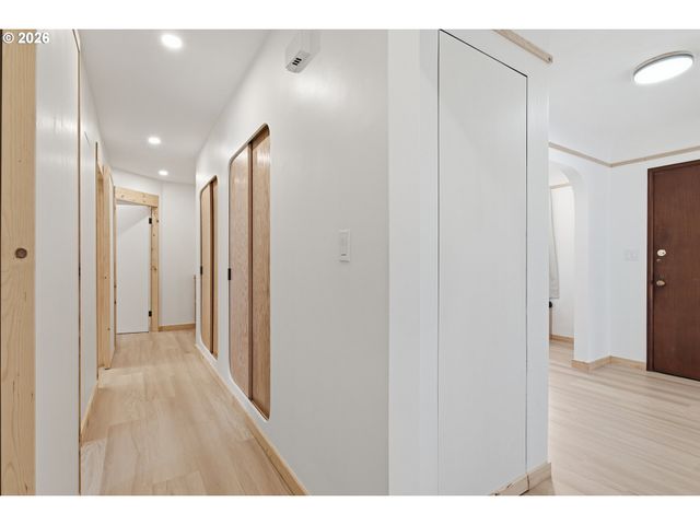 3132 Ne ROSA PARKS Way, Portland, OR 97211