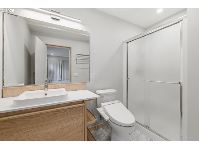 3132 Ne ROSA PARKS Way, Portland, OR 97211