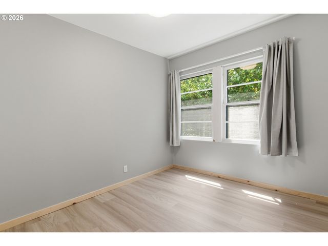 3132 Ne ROSA PARKS Way, Portland, OR 97211