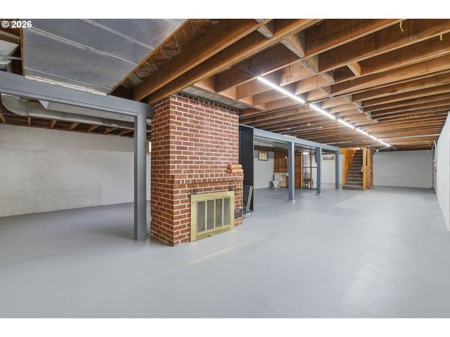 3132 Ne ROSA PARKS Way, Portland, OR 97211