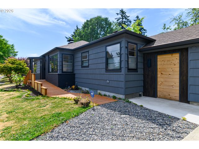3132 Ne ROSA PARKS Way, Portland, OR 97211