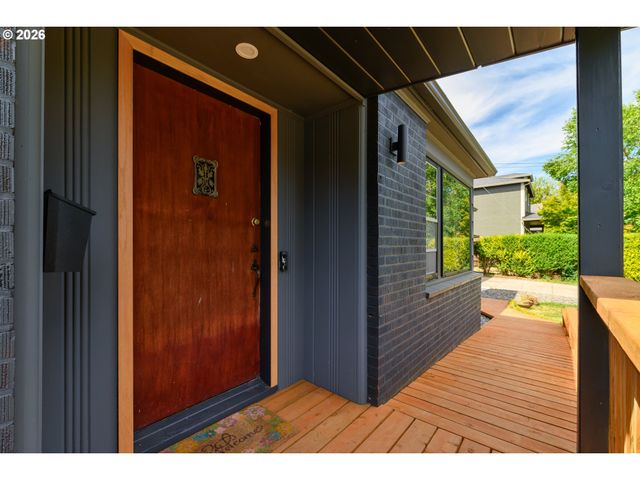3132 Ne ROSA PARKS Way, Portland, OR 97211