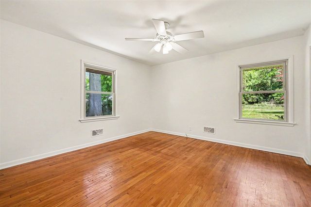 2556 Angling Road, Kalamazoo, MI 49008