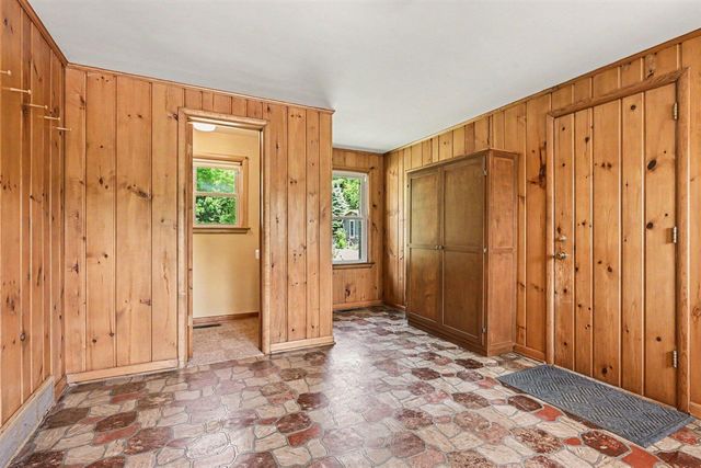 2556 Angling Road, Kalamazoo, MI 49008