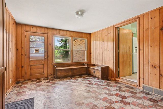 2556 Angling Road, Kalamazoo, MI 49008
