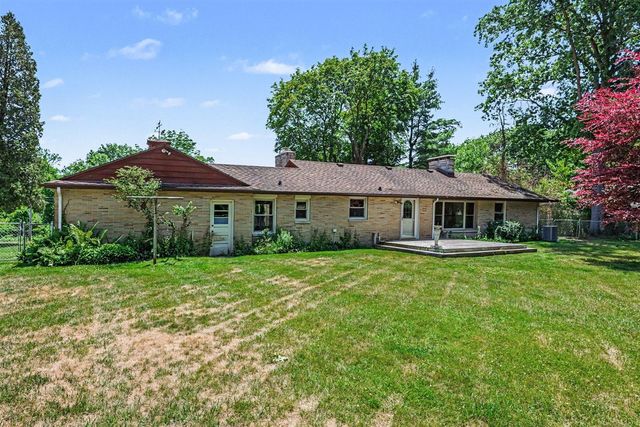 2556 Angling Road, Kalamazoo, MI 49008