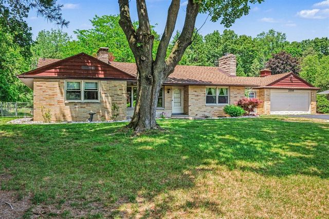 2556 Angling Road, Kalamazoo, MI 49008