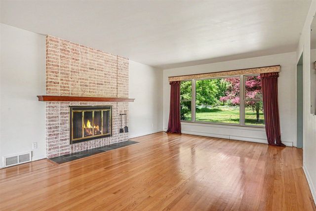 2556 Angling Road, Kalamazoo, MI 49008