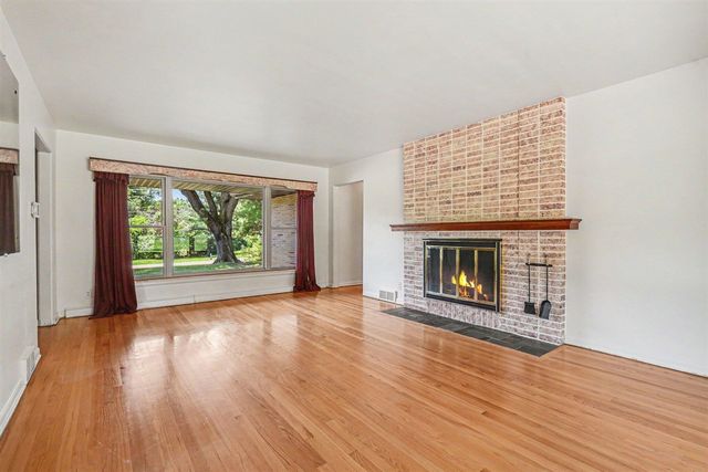 2556 Angling Road, Kalamazoo, MI 49008
