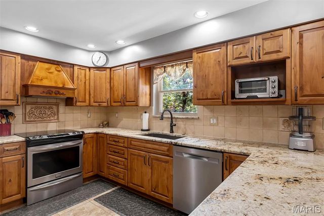 320 Jubaka Drive, Fairview Heights, IL 62208