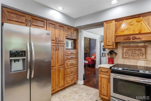320 Jubaka Drive, Fairview Heights, IL 62208