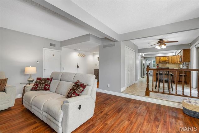 320 Jubaka Drive, Fairview Heights, IL 62208