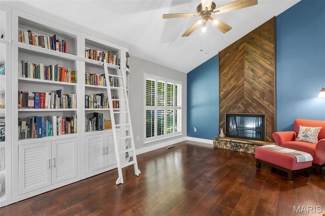 320 Jubaka Drive, Fairview Heights, IL 62208
