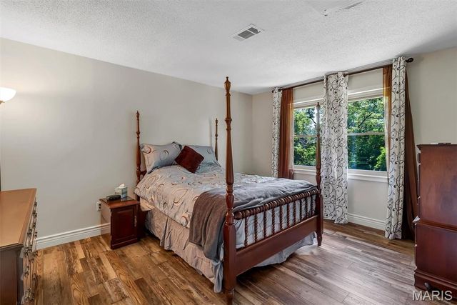 320 Jubaka Drive, Fairview Heights, IL 62208