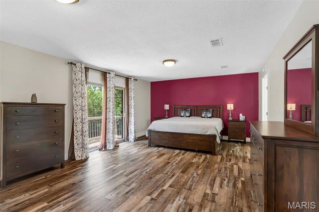 320 Jubaka Drive, Fairview Heights, IL 62208