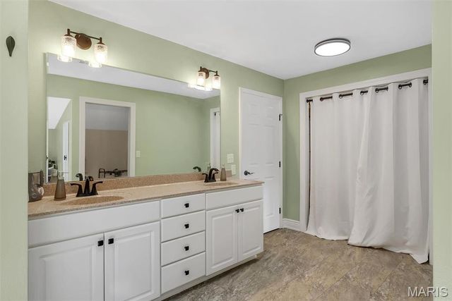320 Jubaka Drive, Fairview Heights, IL 62208
