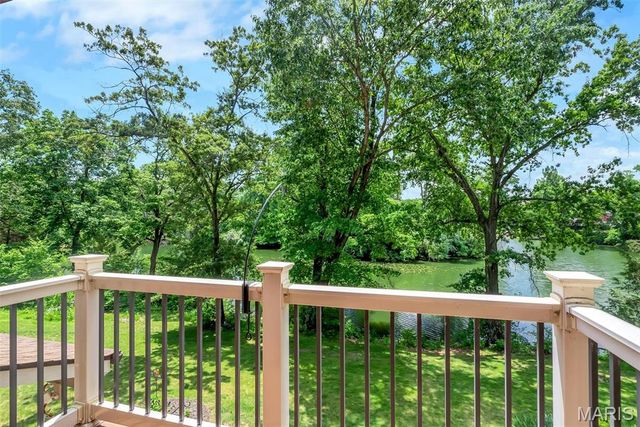 320 Jubaka Drive, Fairview Heights, IL 62208