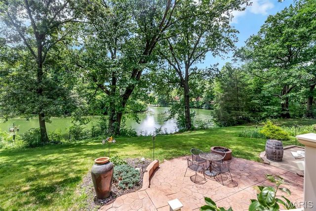 320 Jubaka Drive, Fairview Heights, IL 62208