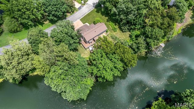 320 Jubaka Drive, Fairview Heights, IL 62208