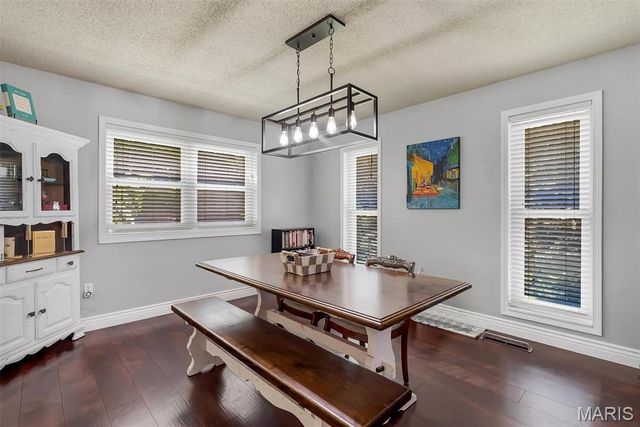 320 Jubaka Drive, Fairview Heights, IL 62208
