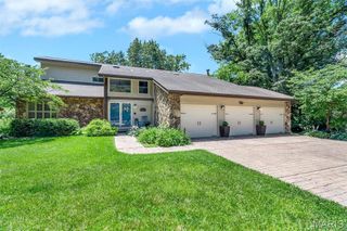 320 Jubaka Drive, Fairview Heights, IL 62208