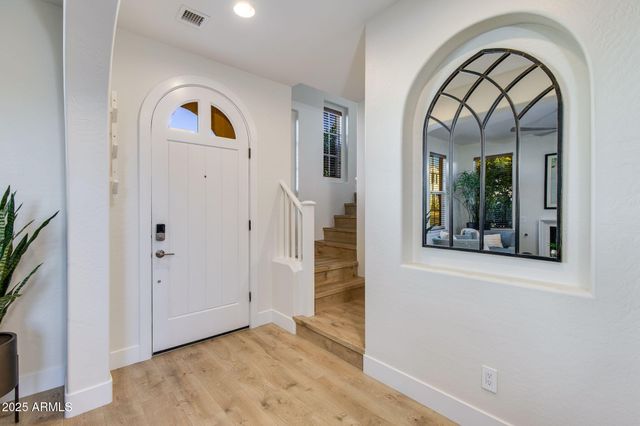 2914 N 48TH Place, Phoenix, AZ 85018