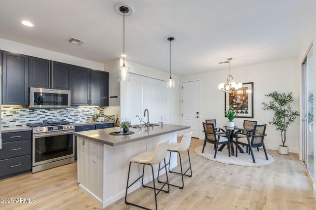 2914 N 48TH Place, Phoenix, AZ 85018