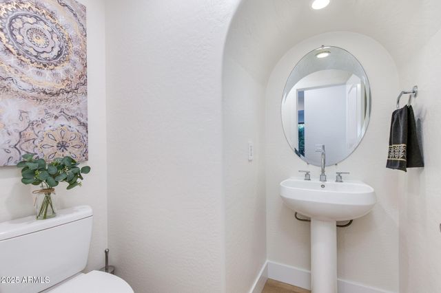 2914 N 48TH Place, Phoenix, AZ 85018