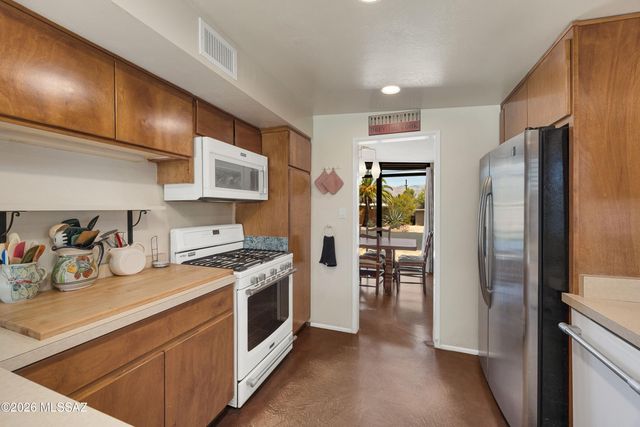 8740 E Dexter Drive, Tucson, AZ 85715