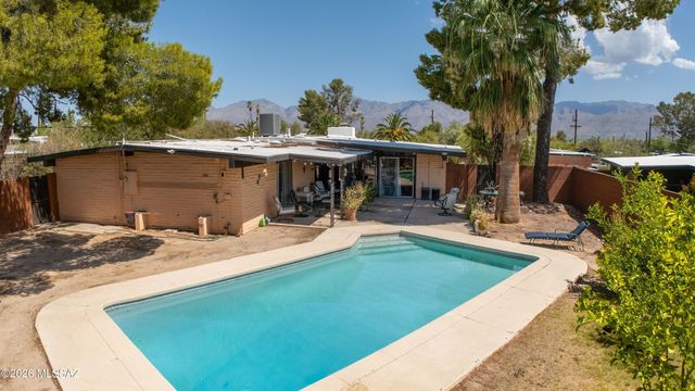 8740 E Dexter Drive, Tucson, AZ 85715