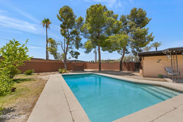 8740 E Dexter Drive, Tucson, AZ 85715