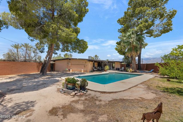 8740 E Dexter Drive, Tucson, AZ 85715
