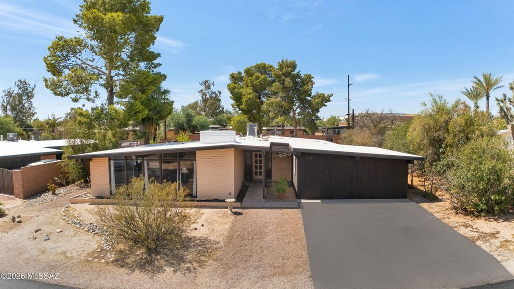 8740 E Dexter Drive, Tucson, AZ 85715