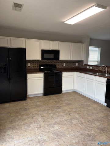 283 Bermuda Lakes Drive, Meridianville, AL 35759