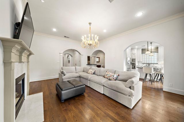 1229 Ripple Creek Drive, Houston, TX 77057