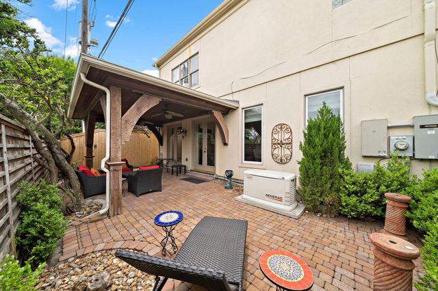 1229 Ripple Creek Drive, Houston, TX 77057