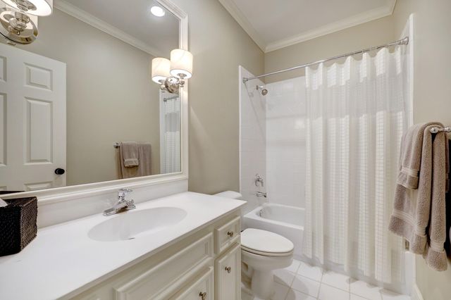 1229 Ripple Creek Drive, Houston, TX 77057