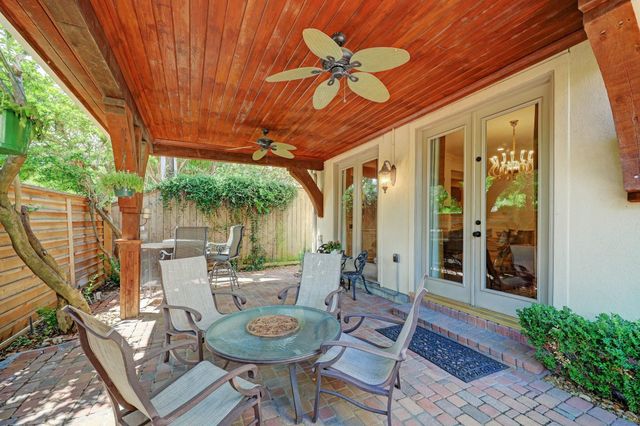 1229 Ripple Creek Drive, Houston, TX 77057