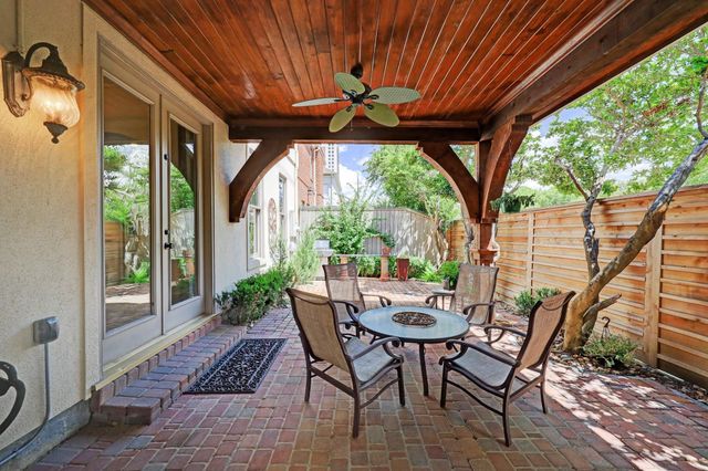 1229 Ripple Creek Drive, Houston, TX 77057