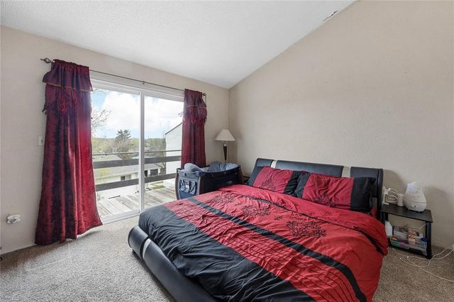 51 29th Ave Dr SW 22, Cedar Rapids, IA 52404